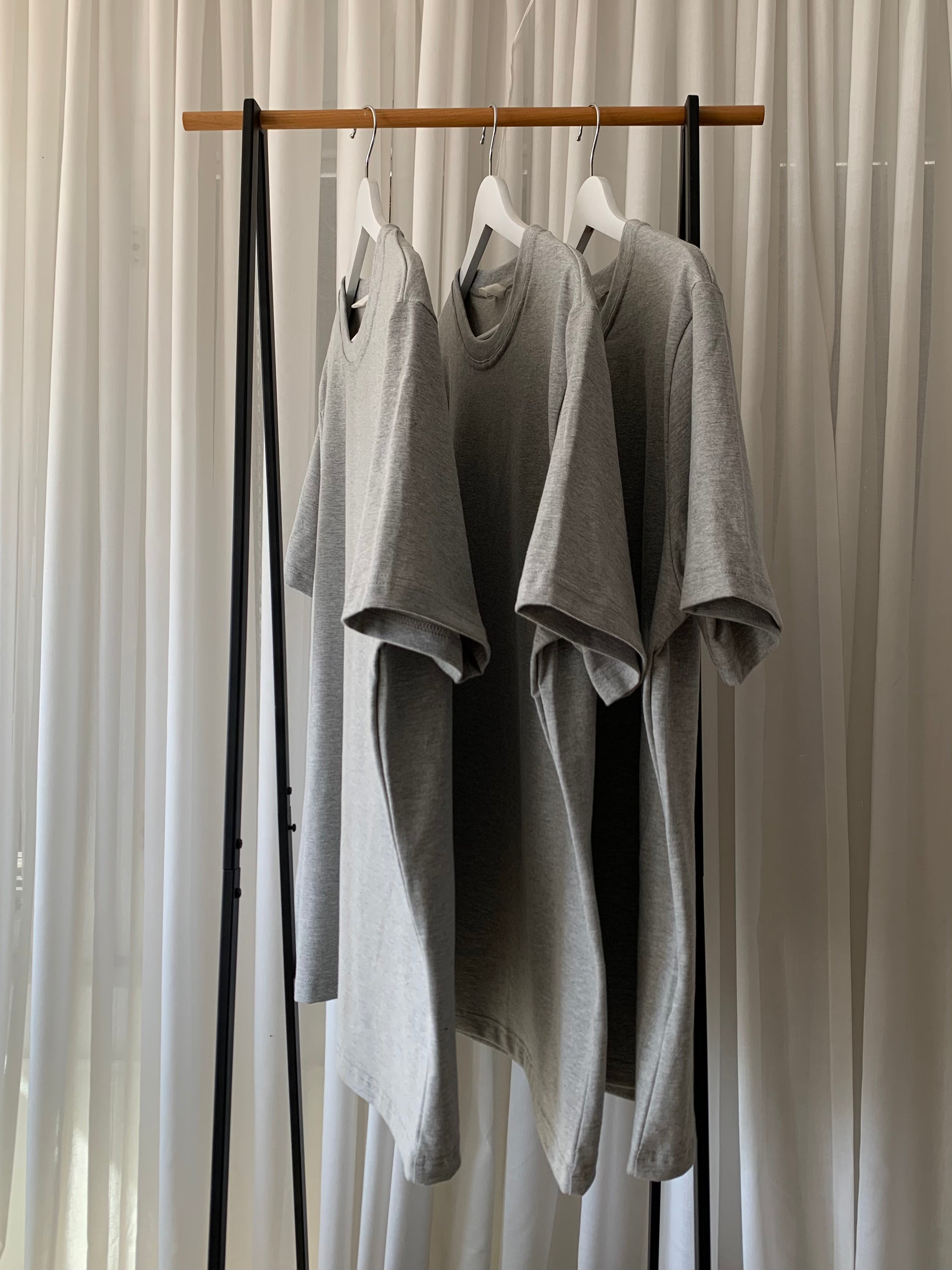 Harmaat unisex t-paidat